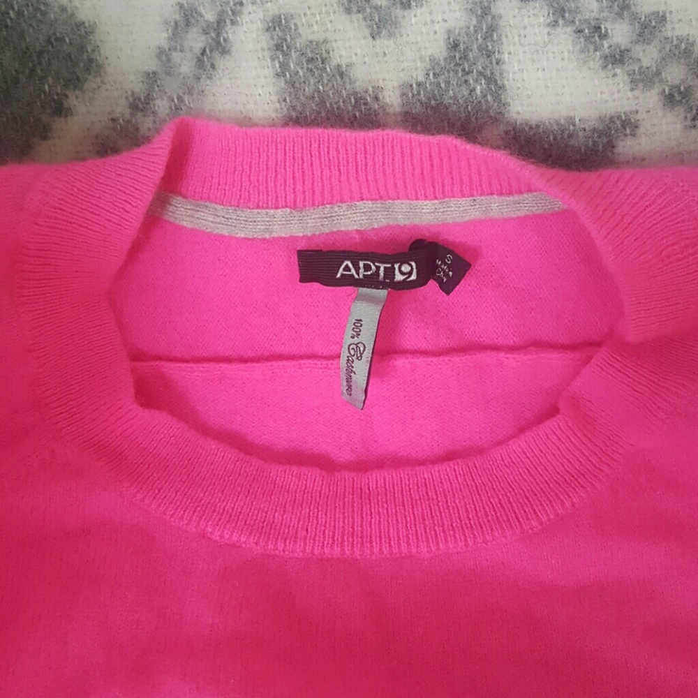 100% cashmere pink crew neck  sweater - Picture 2 of 2